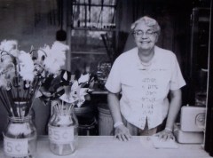 Bea Popcorn Stand 52